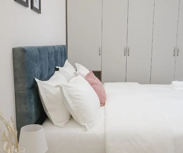 Lindi's 3 3 Apartmán Tirana